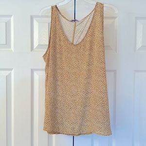 Patterned tank